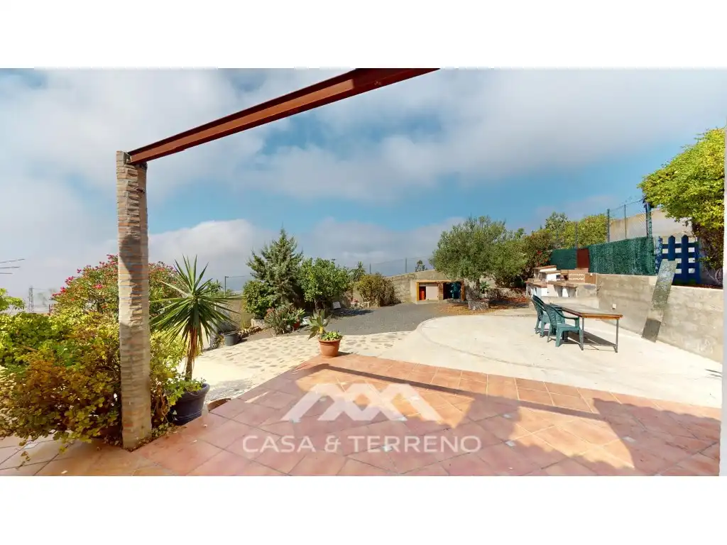 Vista exterior de Casa o xalet en venda en Arenas amb Aire condicionat, Jardí privat i Terrassa