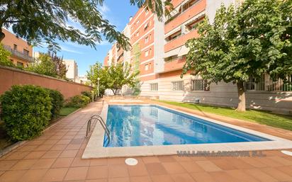 Swimming pool of Flat for sale in Mollet del Vallès  with Air Conditioner and Balcony