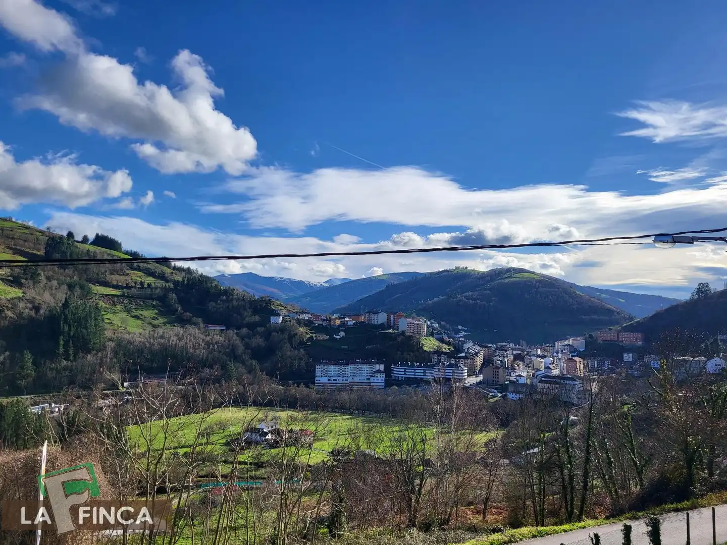 Vista exterior de Casa o chalet en venta en Cangas del Narcea con Calefacción, Terraza y Trastero