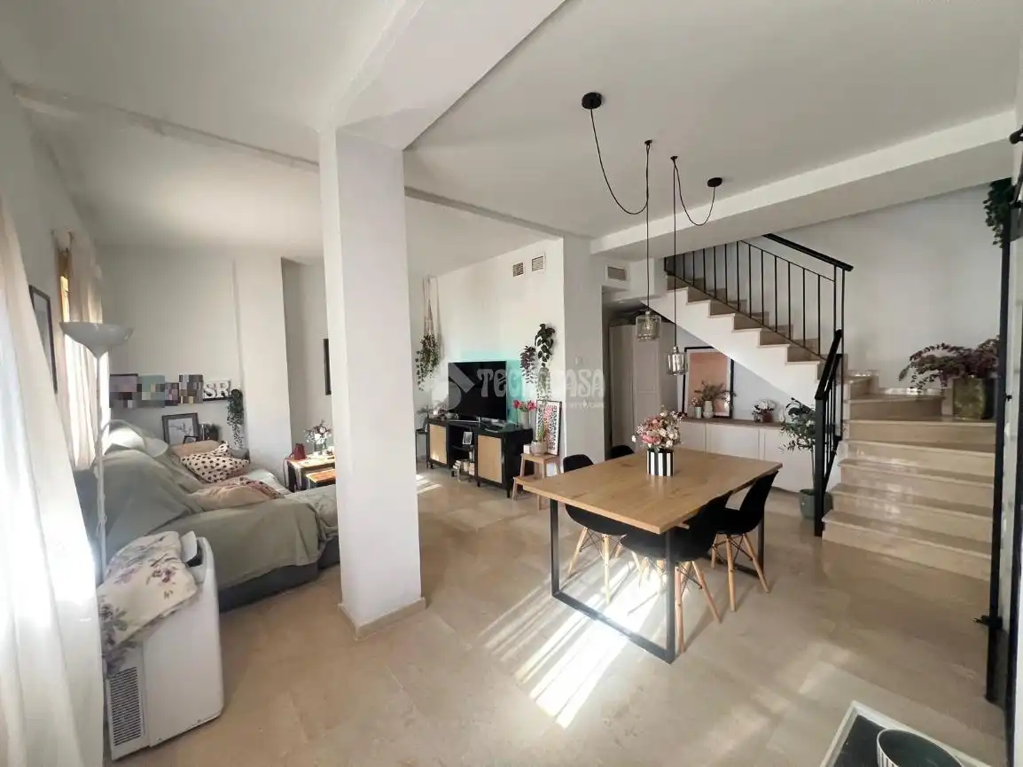 Sala de estar de Ático en venta en Dos Hermanas