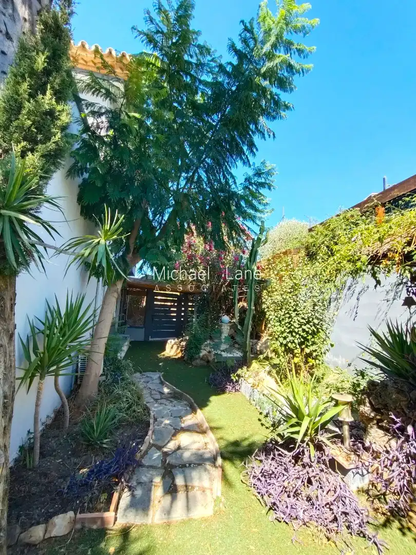 Jardí de Casa o xalet en venda en Estepona amb Jardí privat, Terrassa i Piscina