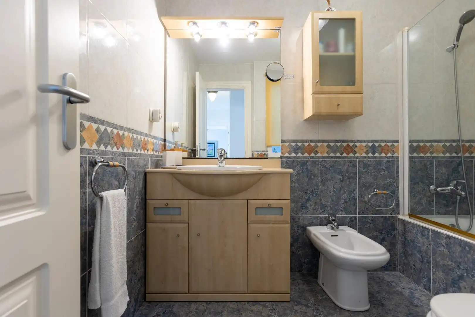 Baño de Ático en venta en Motril con Jardín privado, Terraza y Piscina comunitaria