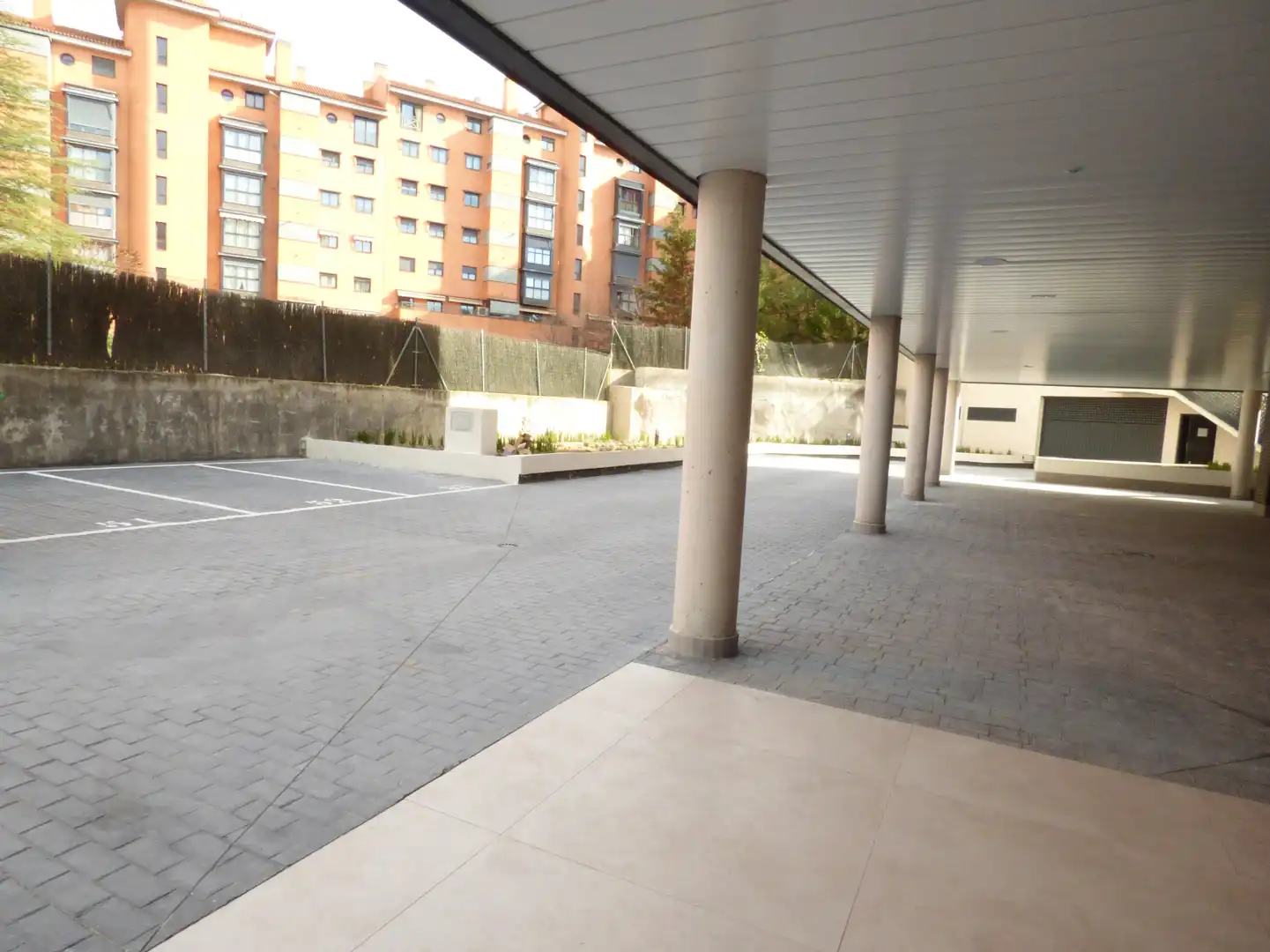 Parking of Flat for rent in Madrid  with Air Conditioner, Heating and Private garden