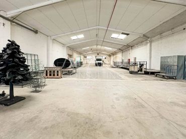 Nau industrial en venda a Calle Río
