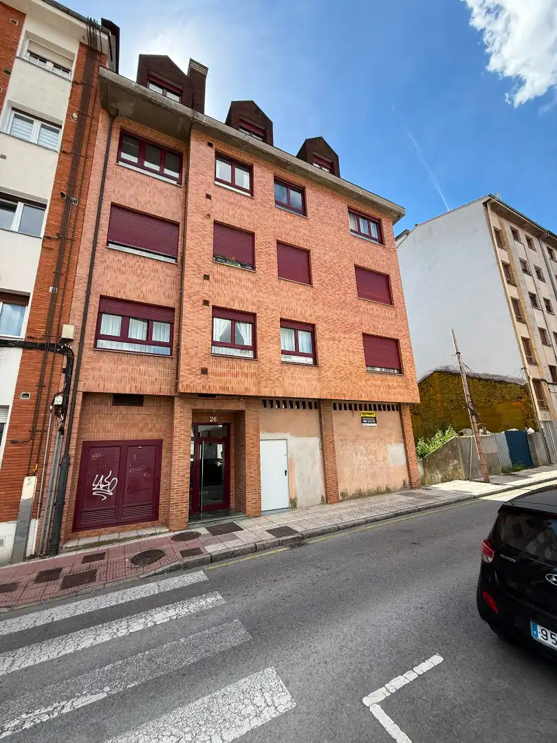 Vista exterior de Piso en venta en Oviedo  con Calefacción y Trastero