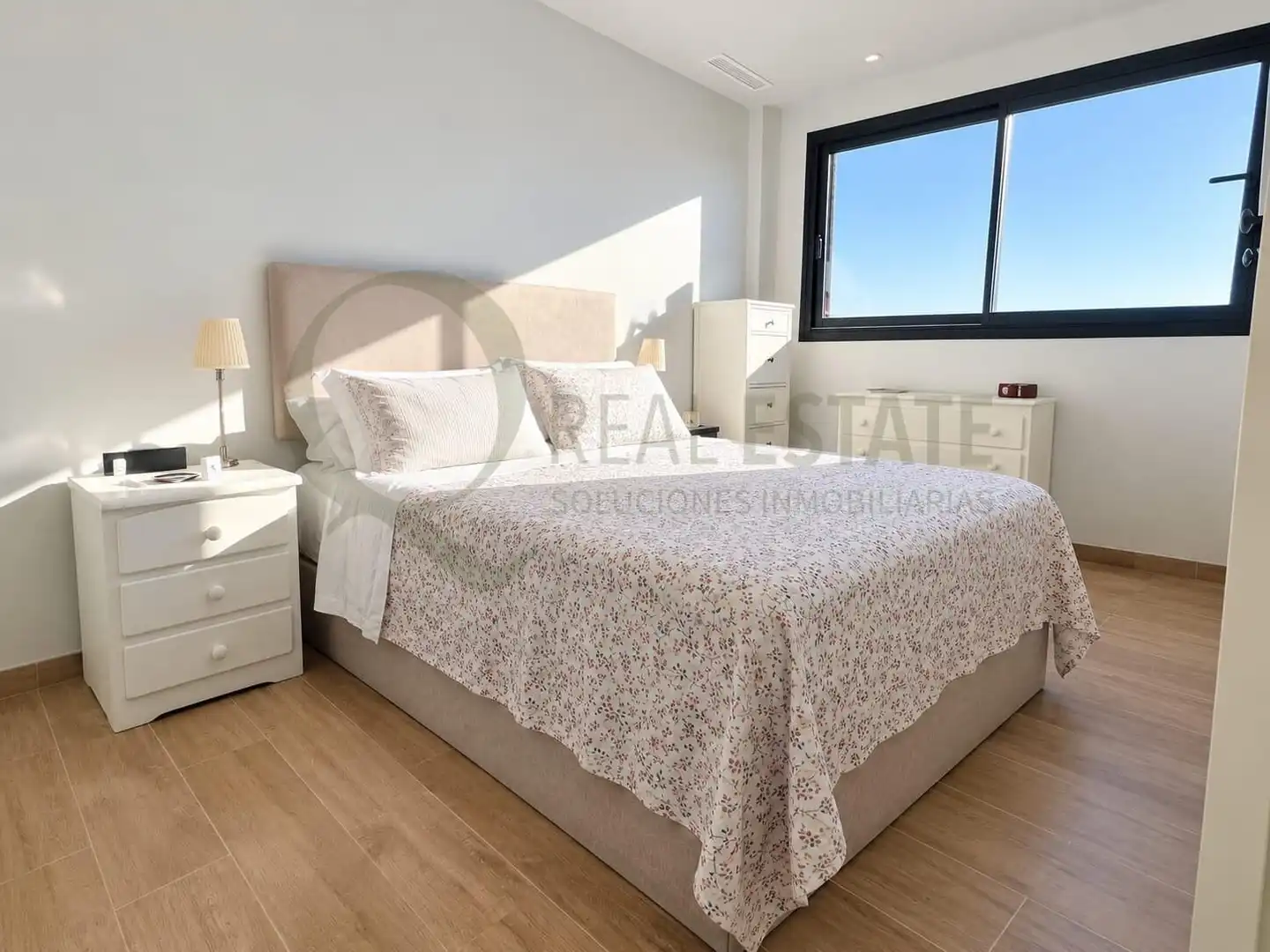 Ático con terraza en venta en Calle Calle Periodista Tirso Marín Sessé, imagen 15