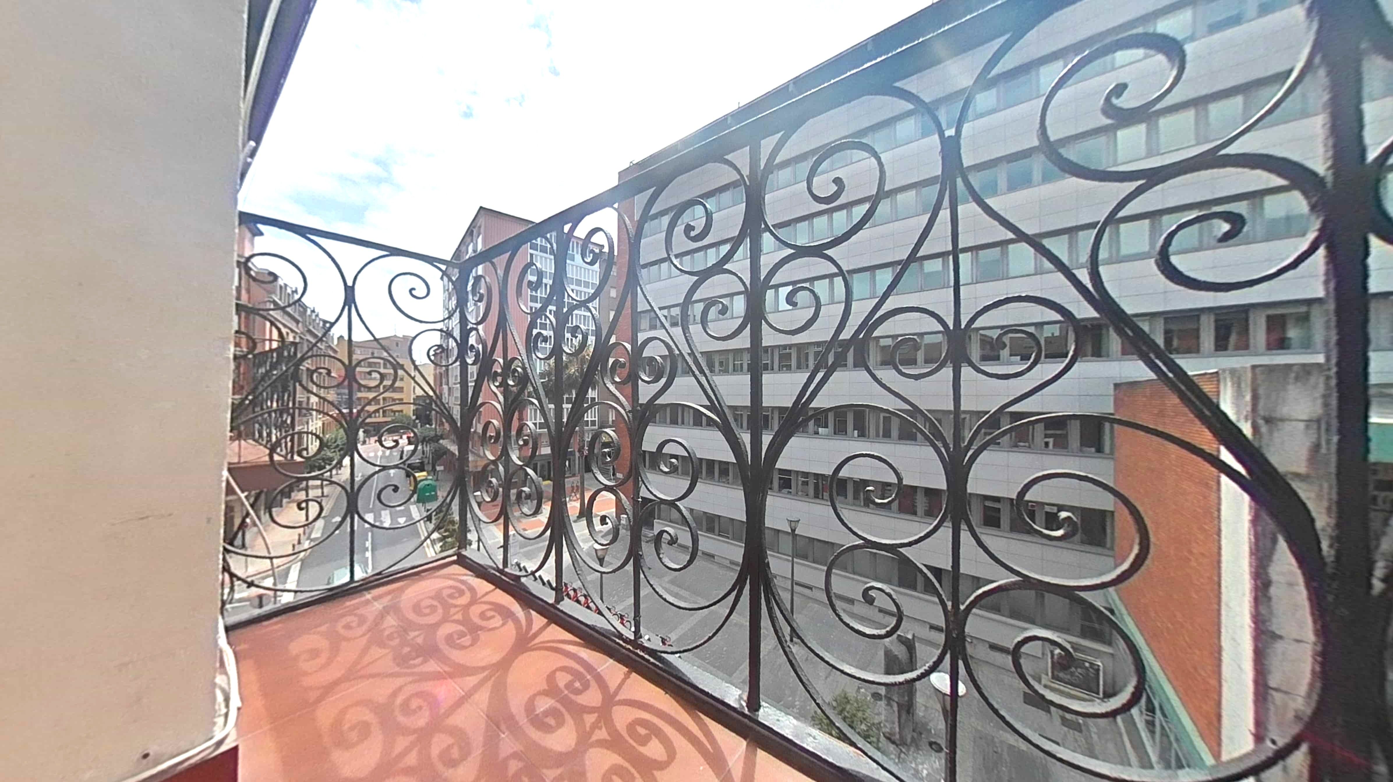 Terrassa de Pis en venda en Barakaldo  amb Calefacció, Parquet i Forn