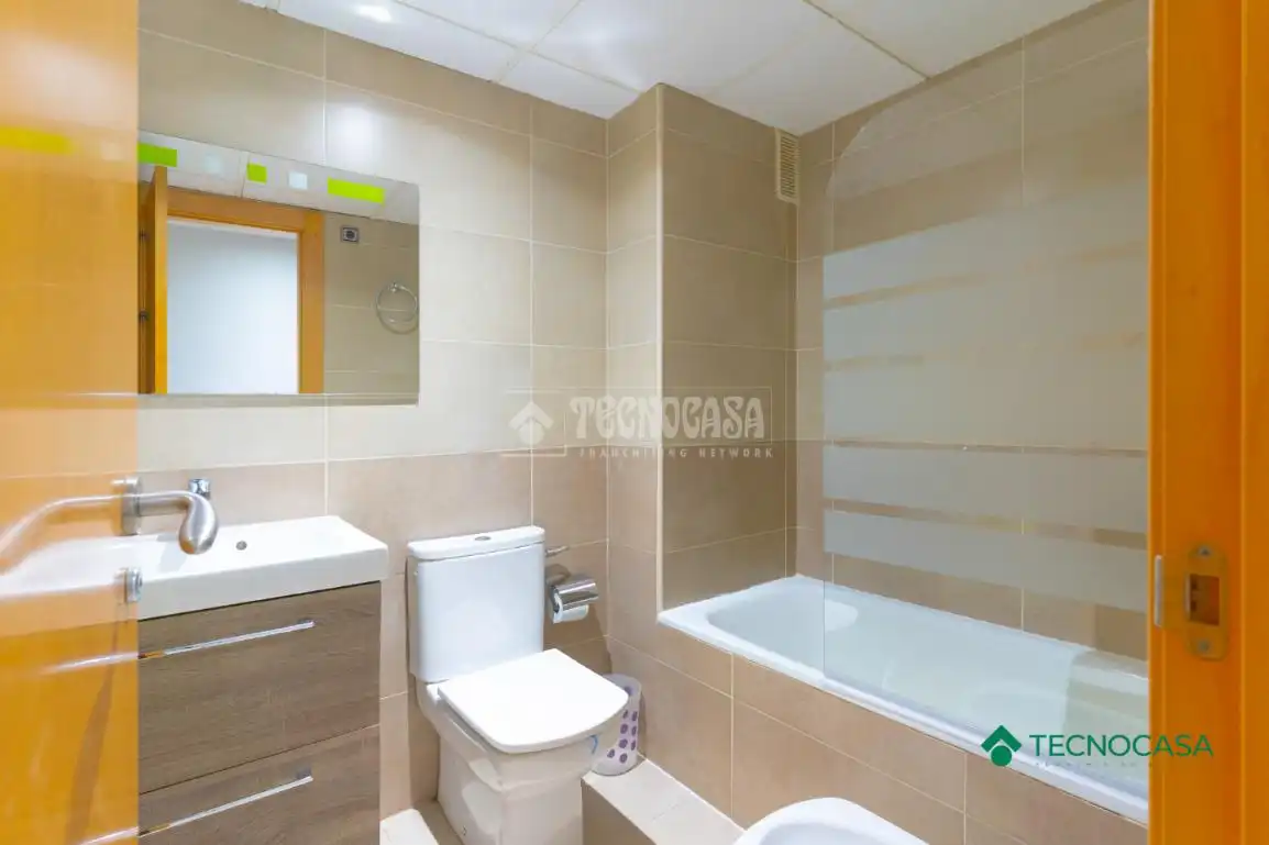 Baño de Piso en venta en Roquetas de Mar con Aire acondicionado y Terraza