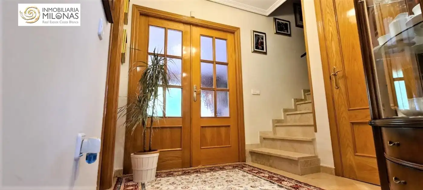 Casa o xalet en venda en L'Alfàs del Pi amb Aire condicionat, Calefacció i Jardí privat