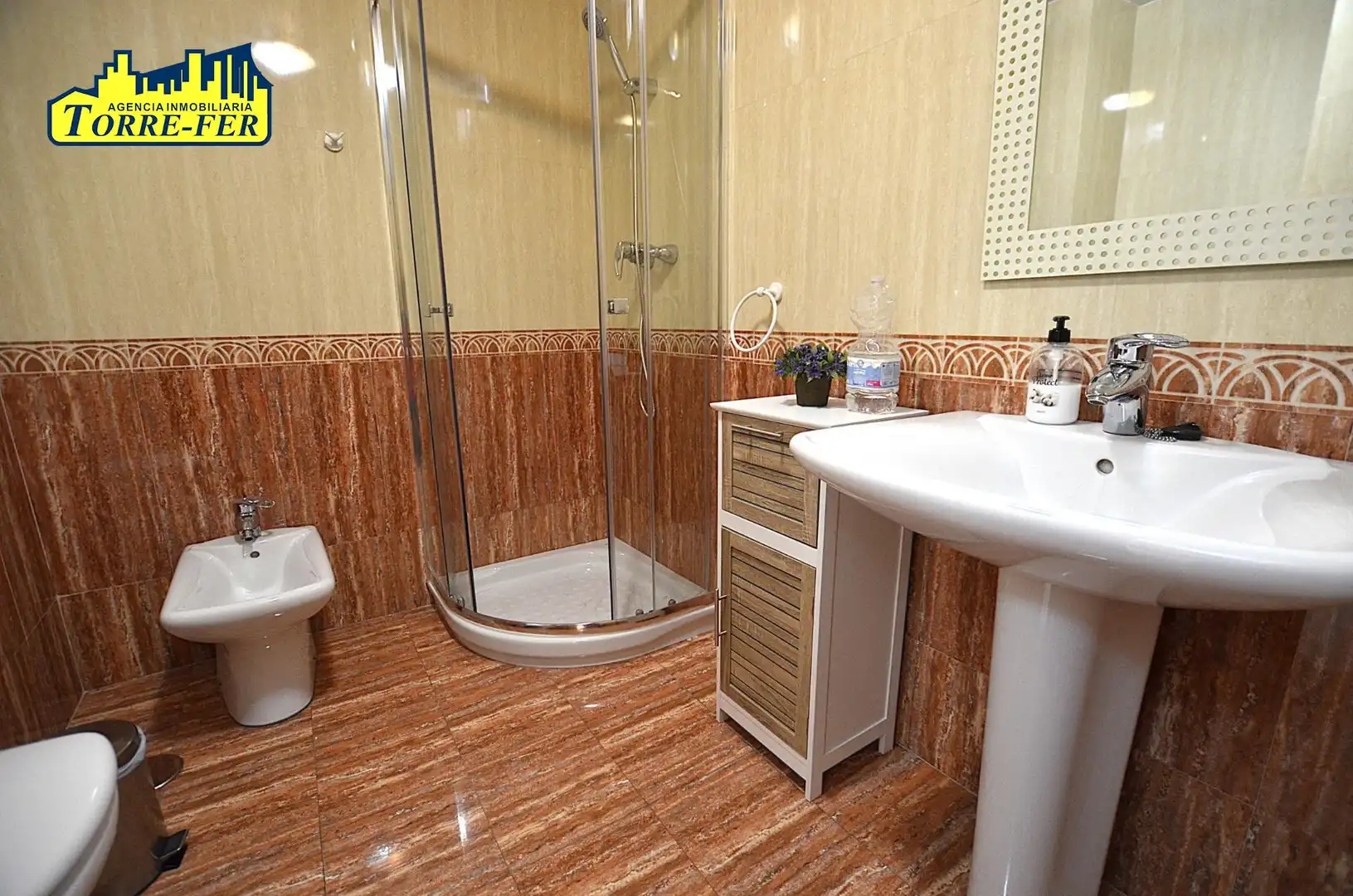 Baño de Piso de alquiler en Almería con Aire acondicionado y Terraza