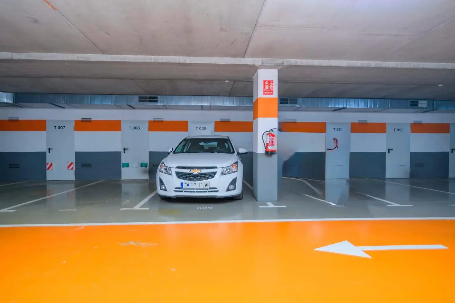 Parking of Flat for sale in Cornellà de Llobregat  with Air Conditioner, Heating and Storage room