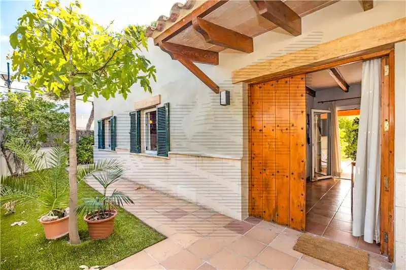 Chalet con jardín en venta en Colònia Sant Jordi, imagen 4