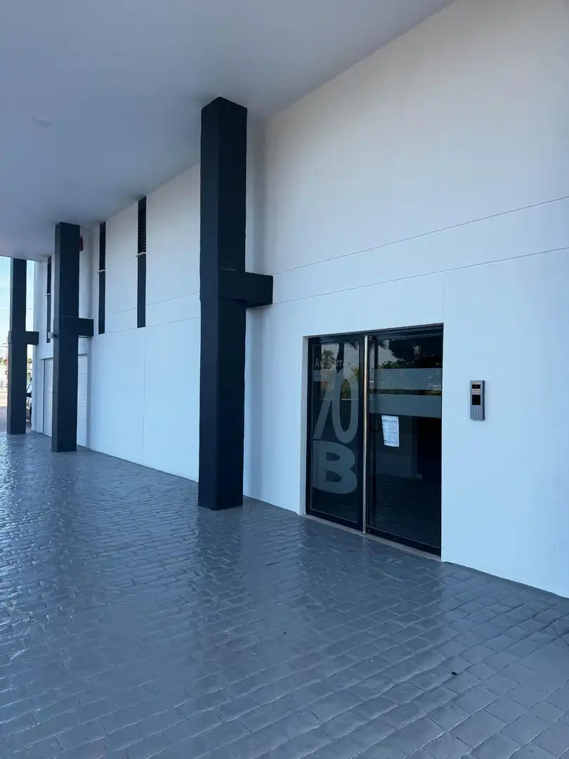 Vista exterior de Piso en venta en Castellón de la Plana / Castelló de la Plana con Aire acondicionado y Piscina comunitaria