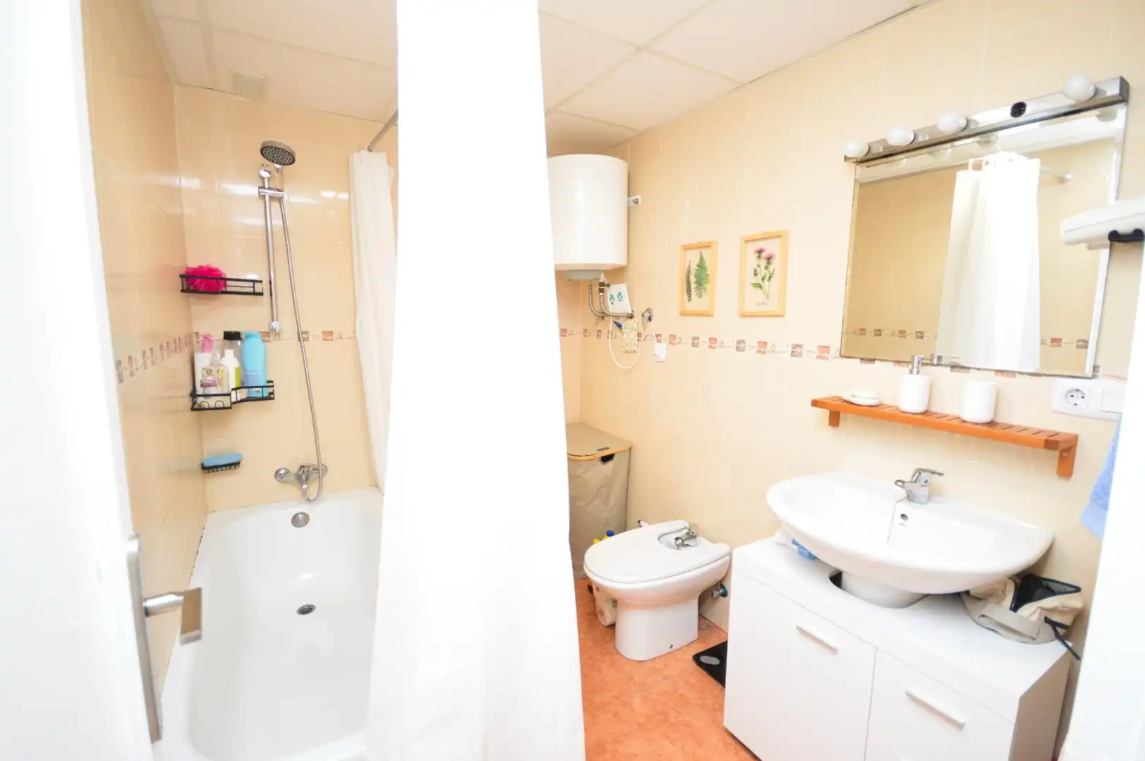 Badezimmer von Dachboden zum Verkauf in Viator mit Klimaanlage, Heizung und Terrasse