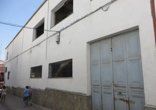 Vista exterior de Nau industrial en venda en Benaoján, Málaga