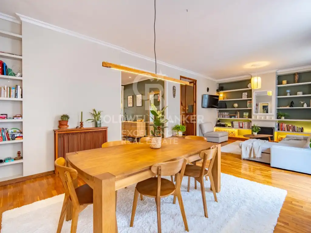 Dining room of Flat for sale in Valencia  with Air Conditioner, Heating and Oven
