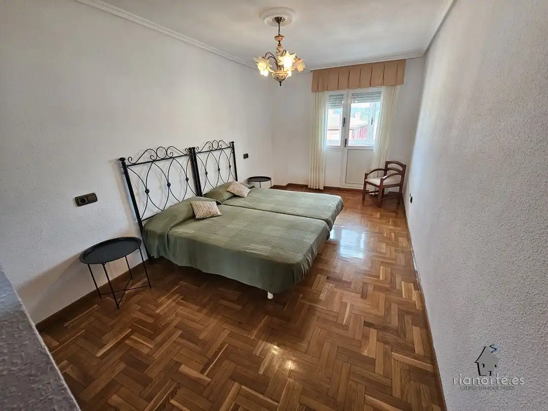 Bedroom of Flat for rent in Avilés  with Heating and Terrace