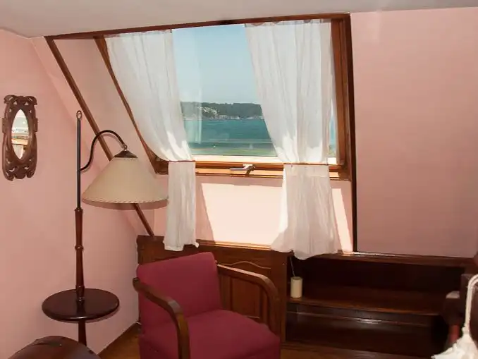 Schlafzimmer von Wohnung zur Miete in Viveiro mit Heizung, Parkett und Terrasse