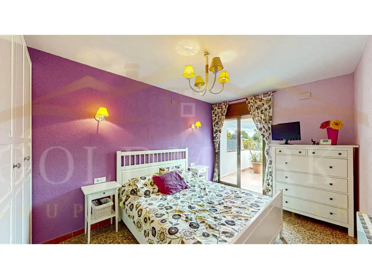 Habitación de Casa o chalet en venta en Corbera de Llobregat con Aire acondicionado, Calefacción y Jardín privado