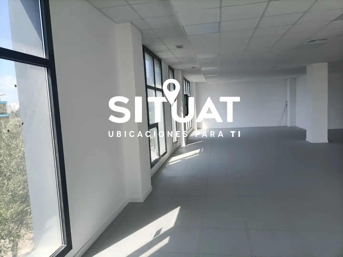 Oficina de alquiler en L'Hospitalet de Llobregat con Aire acondicionado, Calefacción y Alarma