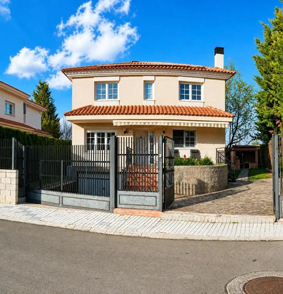 Vista exterior de Casa o chalet en venta en Calatayud con Calefacción, Jardín privado y Terraza