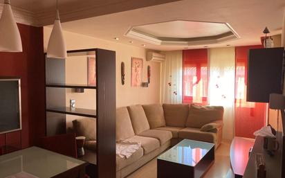 Living room of Flat for sale in Utebo  with Air Conditioner, Heating and Parquet flooring