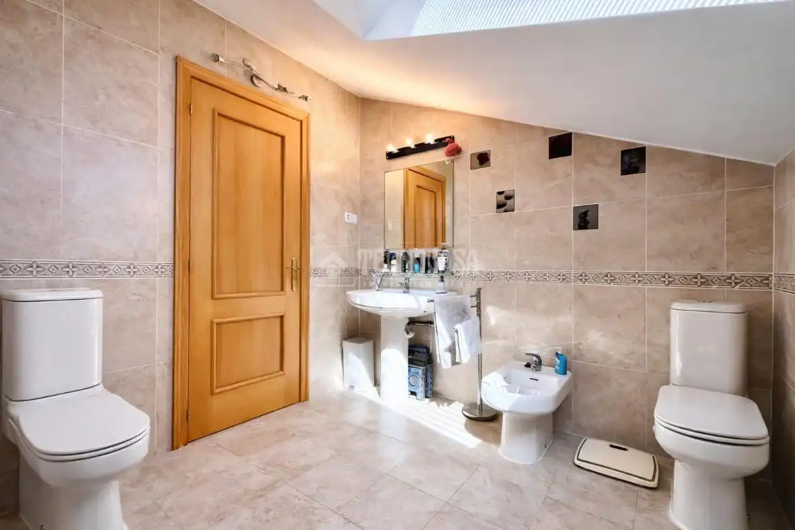Baño de Piso en venta en Illescas con Aire acondicionado, Calefacción y Terraza