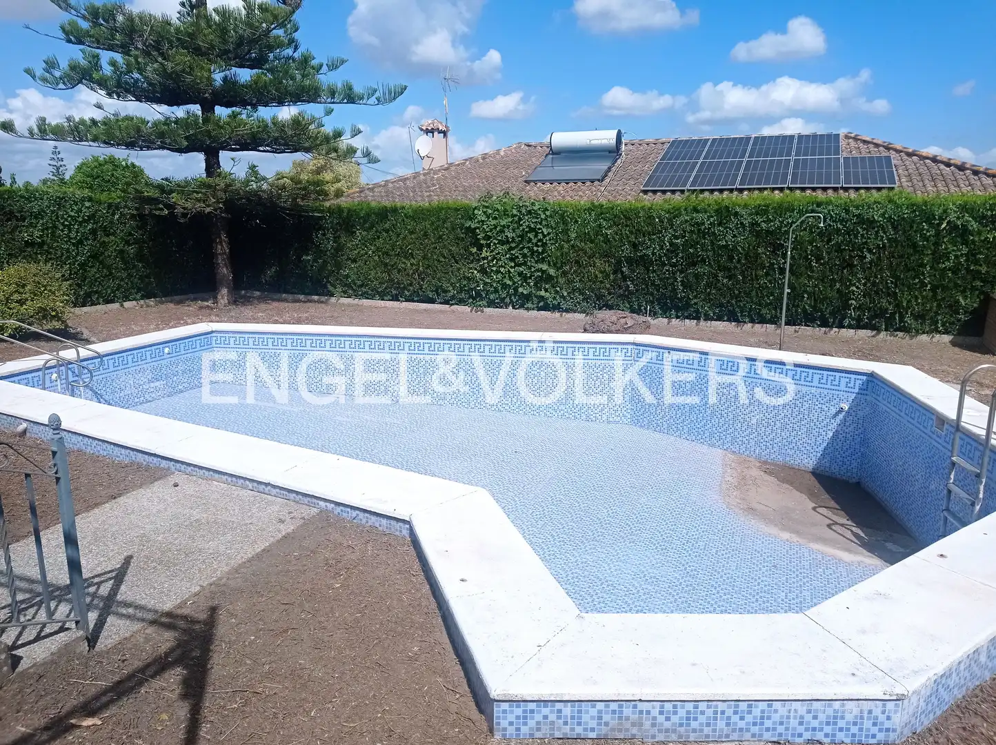Piscina de Casa o chalet en venta en Dos Hermanas con Calefacción, Jardín privado y Terraza