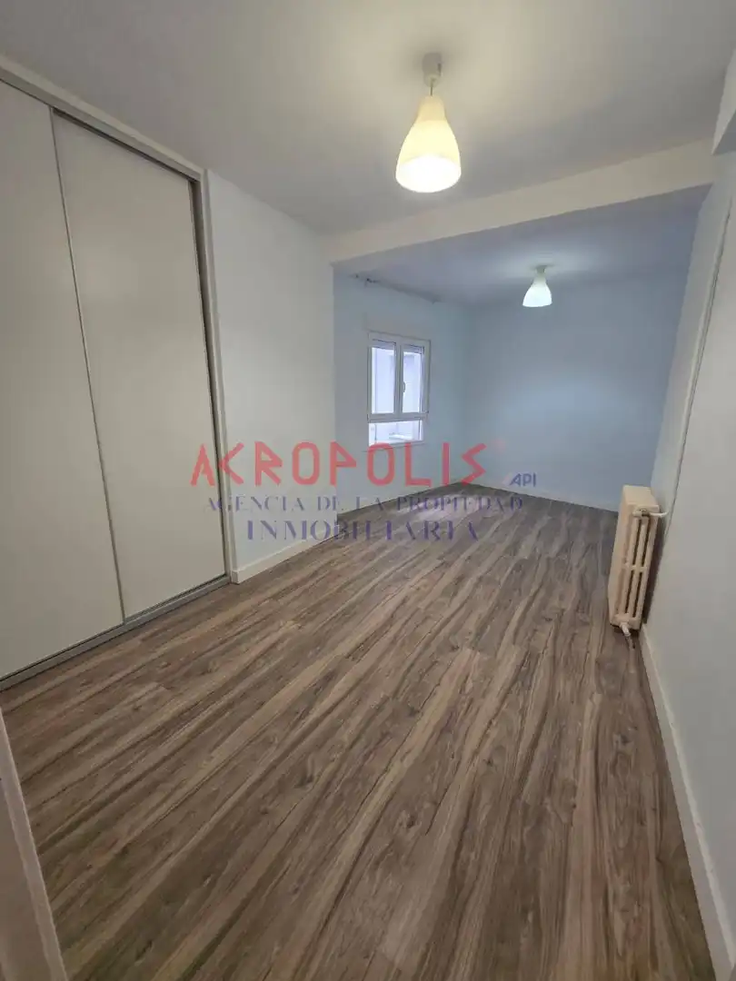 Habitación de Piso en venta en León Capital  con Calefacción