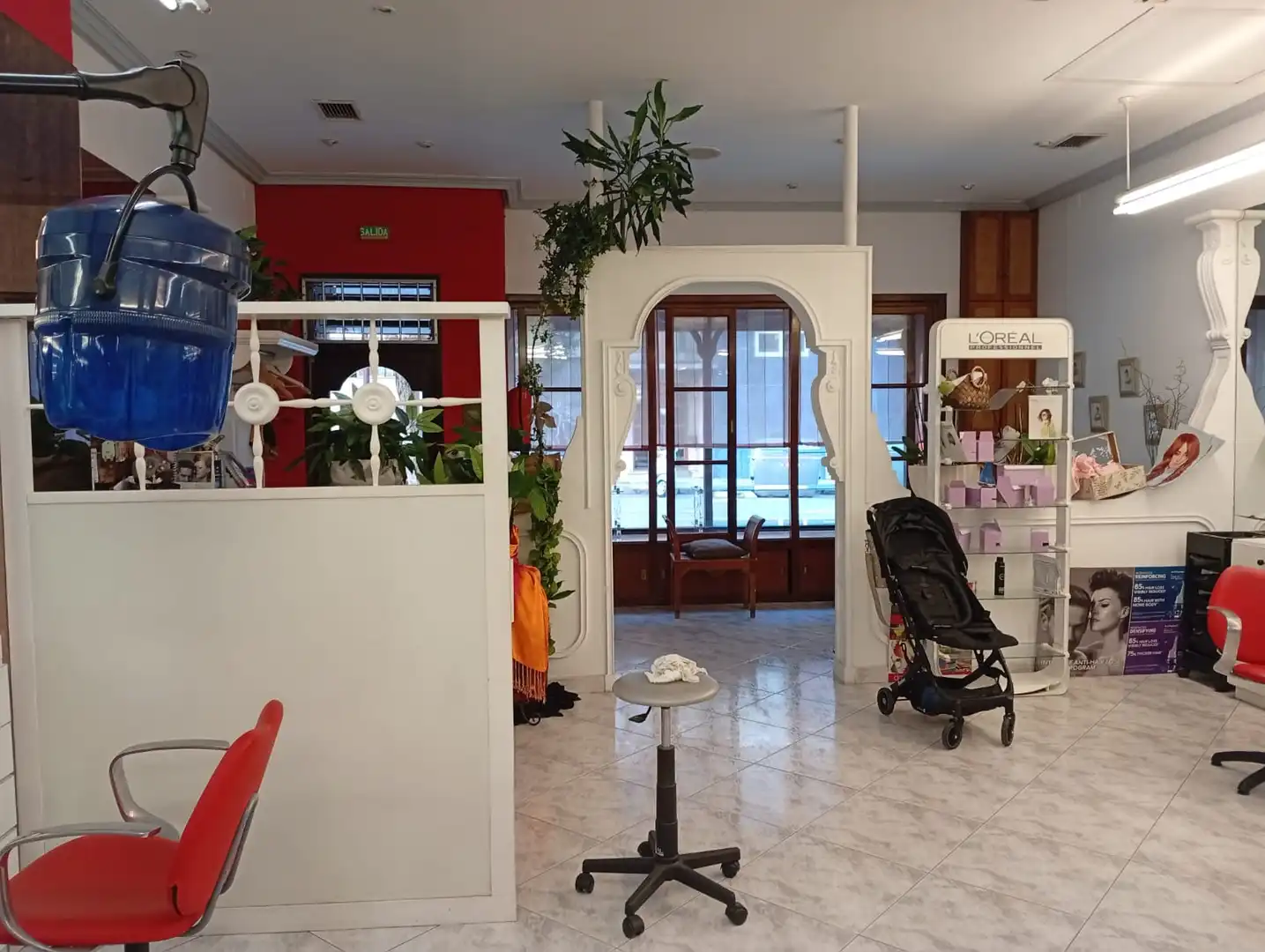 Local en venda en Gijón  amb Calefacció i Moblat