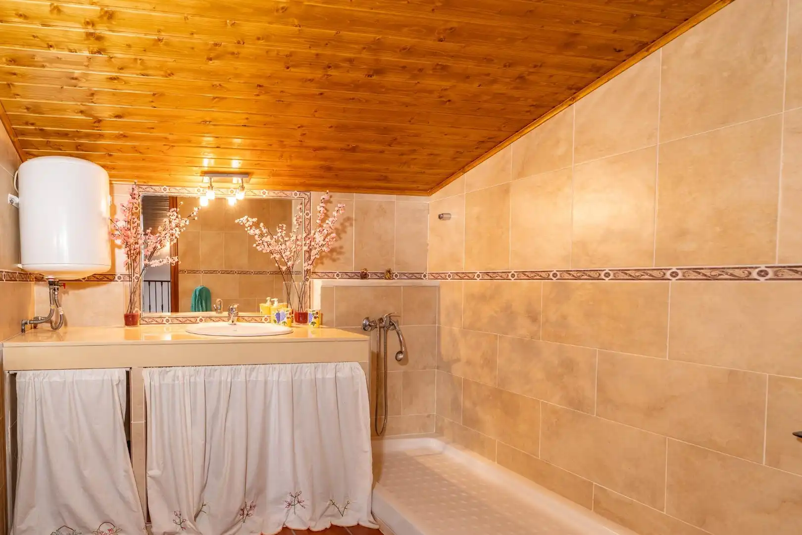 Baño de Casa o chalet en venta en El Garrobo con Aire acondicionado, Calefacción y Jardín privado