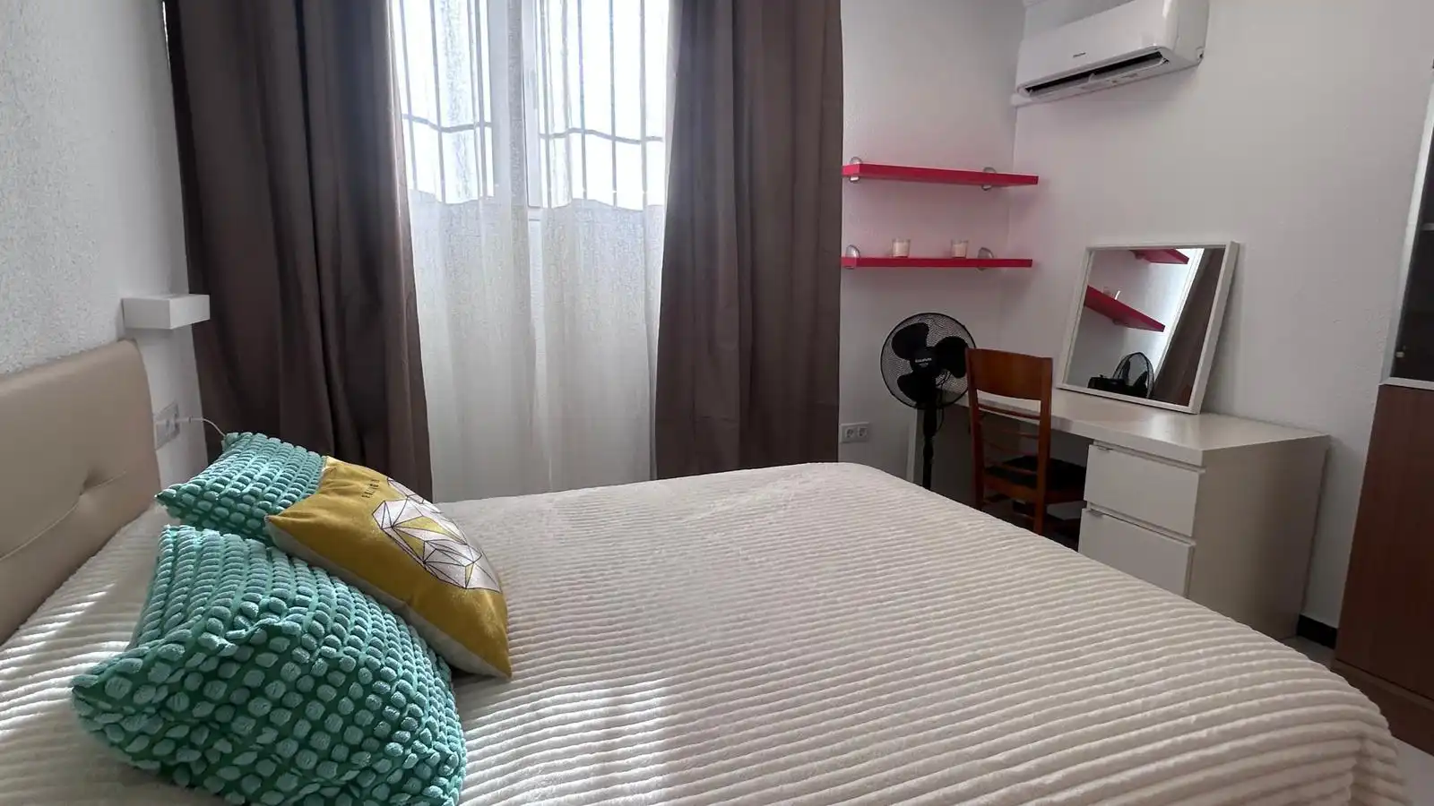 Schlafzimmer von Wohnung zur Miete in Orihuela mit Klimaanlage, Heizung und Privatgarten
