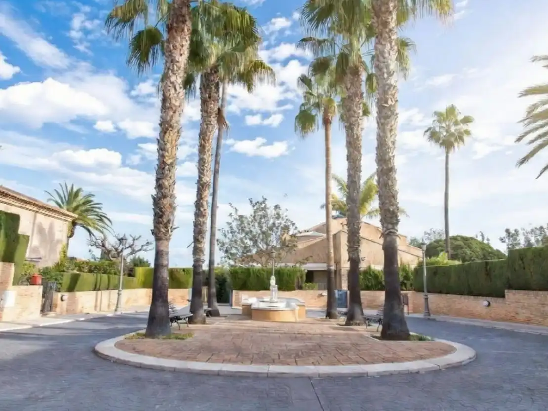 Chalet con piscina en venta en MANUEL OLIAG 6, imagen 7