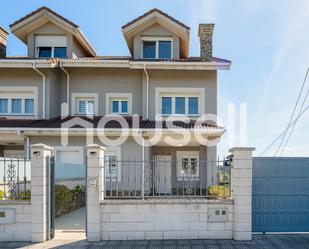 Vista exterior de Casa o xalet en venda en Castrillón amb Terrassa