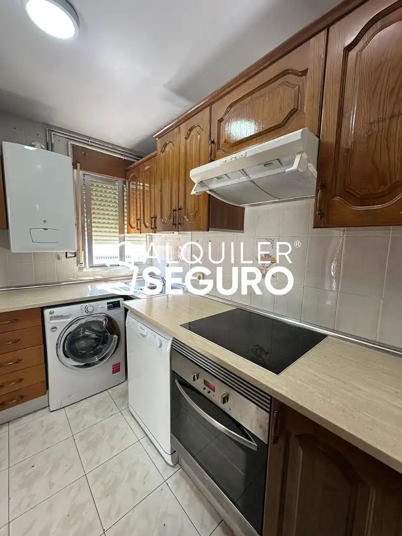 Kitchen of Flat for rent in Madrid  with Air Conditioner and Heating