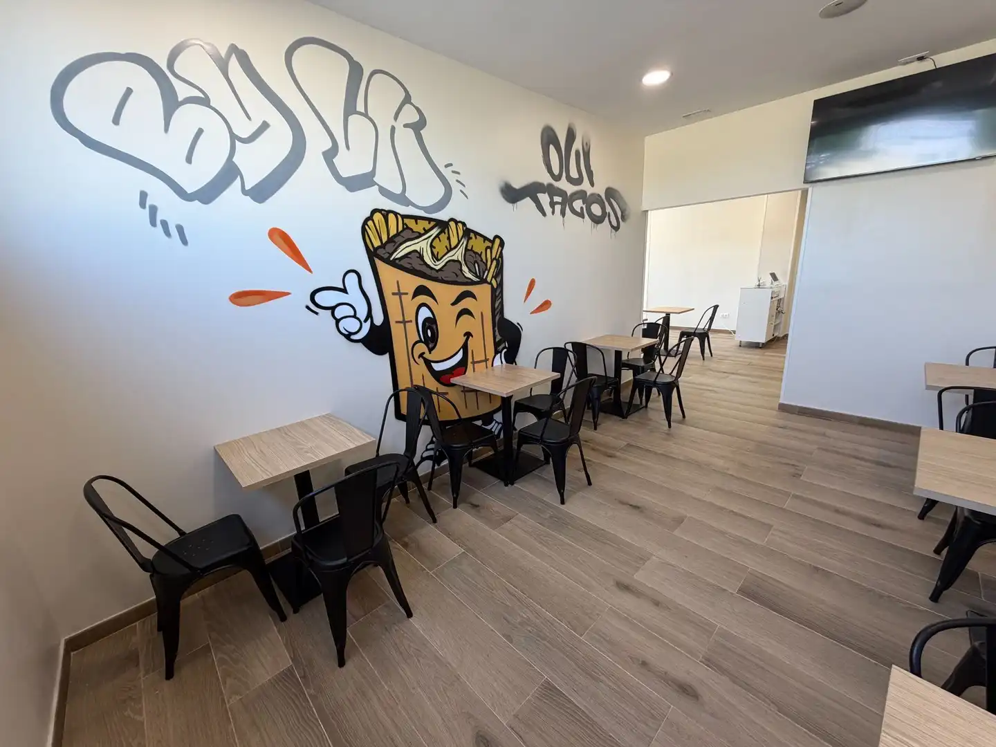 Comedor de Local en traspaso en Fuenlabrada con Aire acondicionado