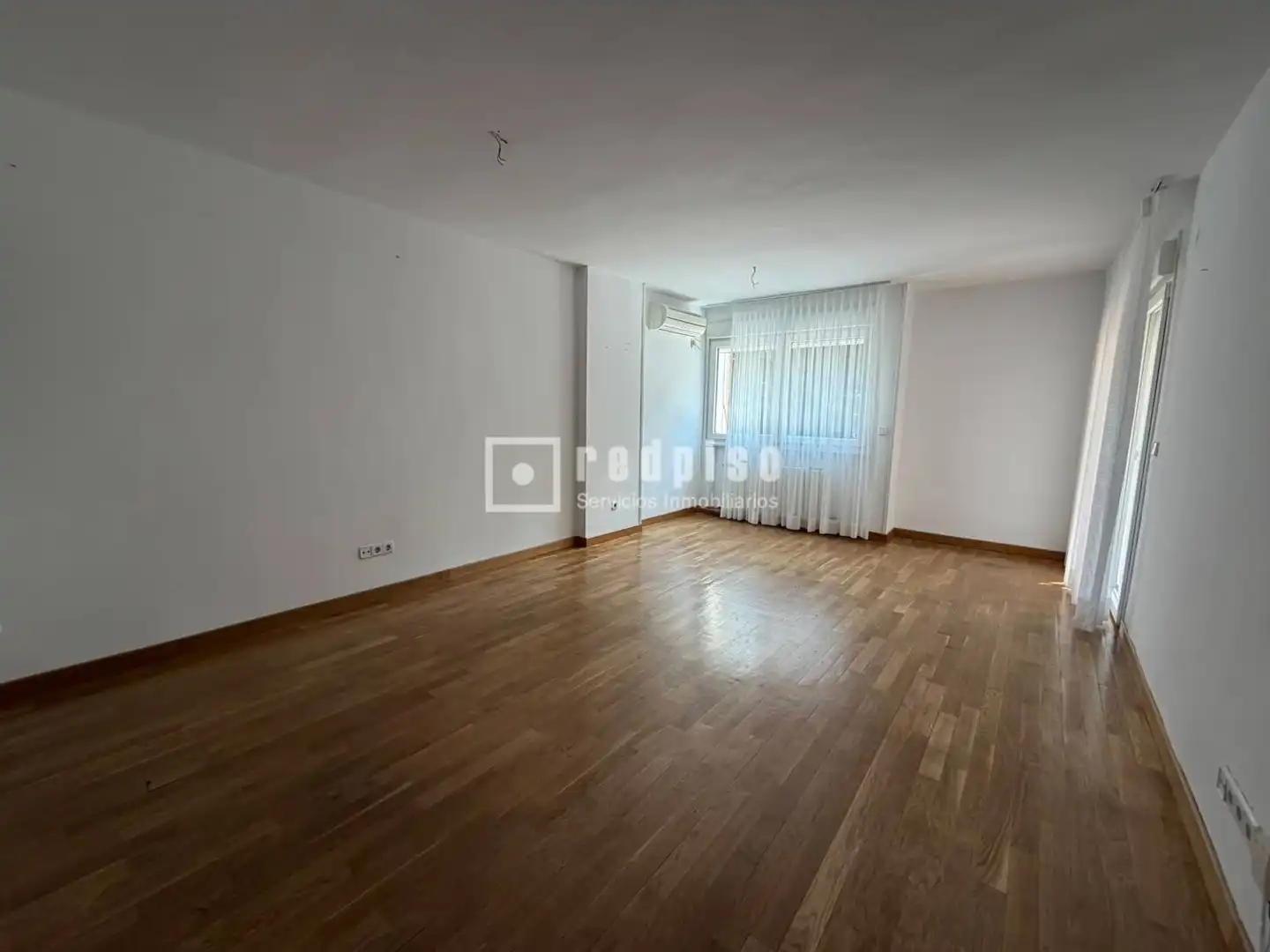 Bedroom of Flat for rent in Madrid  with Air Conditioner, Parquet flooring and Terrace