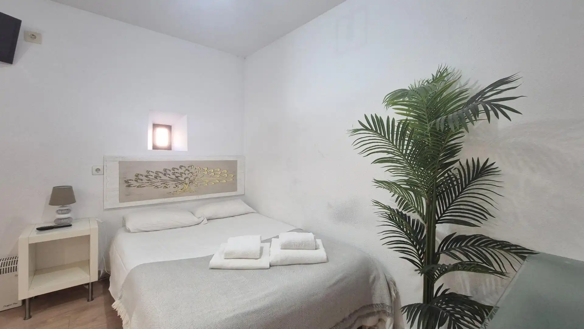 Bedroom of Study for rent in Salamanca  with Heating, Furnished and Balcony