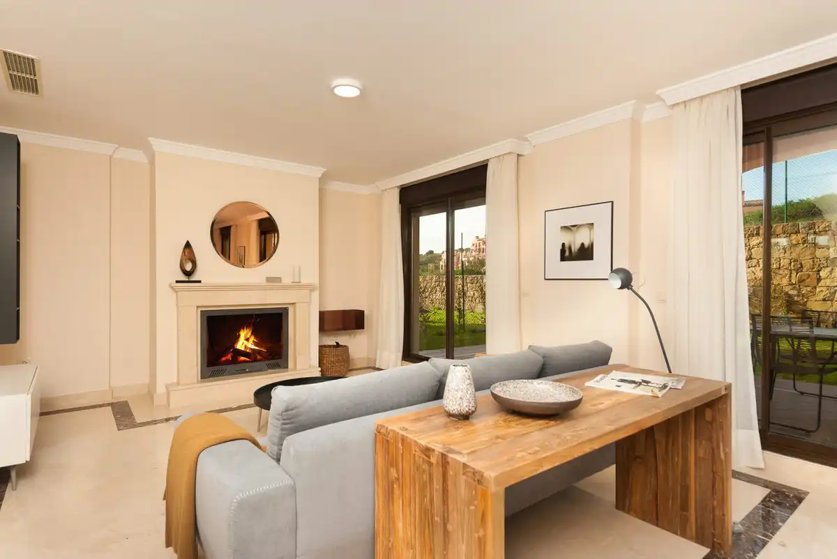 Sala de estar de Casa o chalet en venta en Estepona con Aire acondicionado, Jardín privado y Terraza