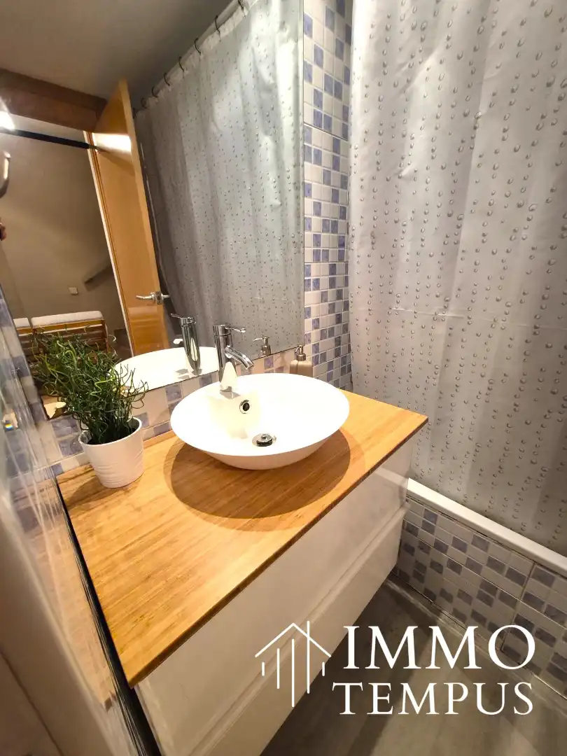 Badezimmer von Maisonette zum Verkauf in Terrassa mit Heizung, Parkett und Ofen