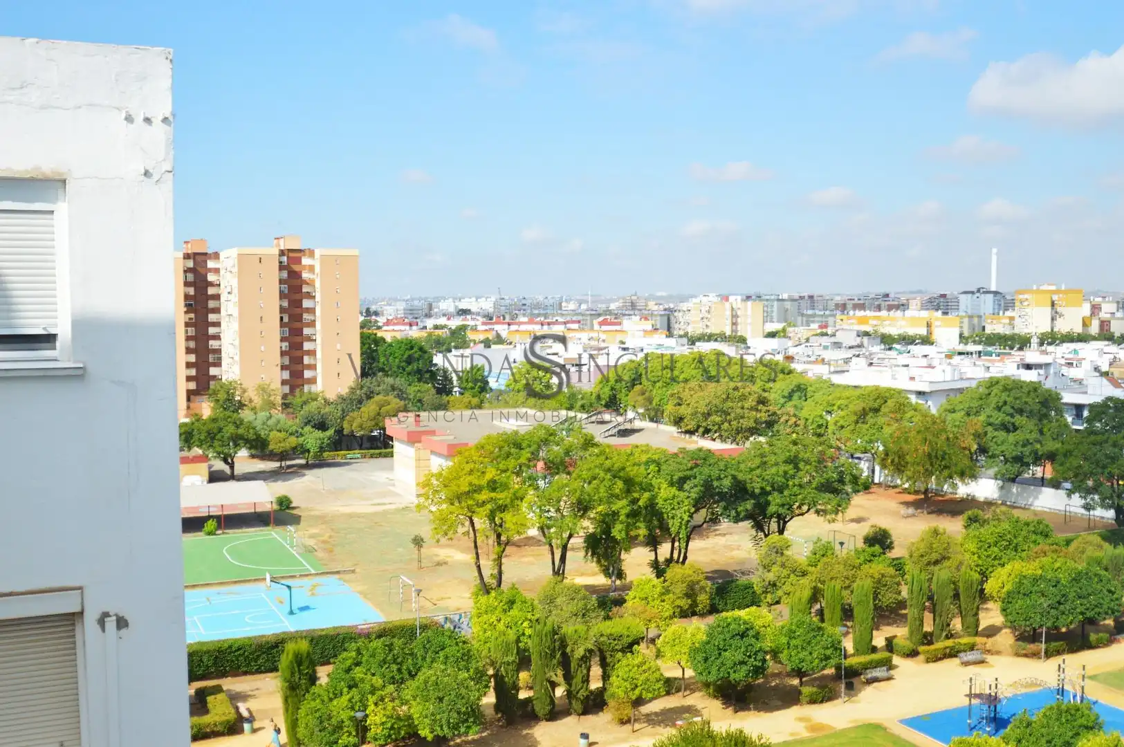 Vista exterior de Piso en venta en Sevilla con Aire acondicionado y Calefacción