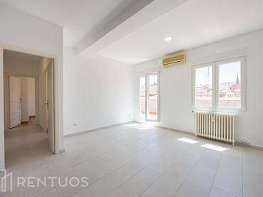 Penthouse with lift to rent in Centro