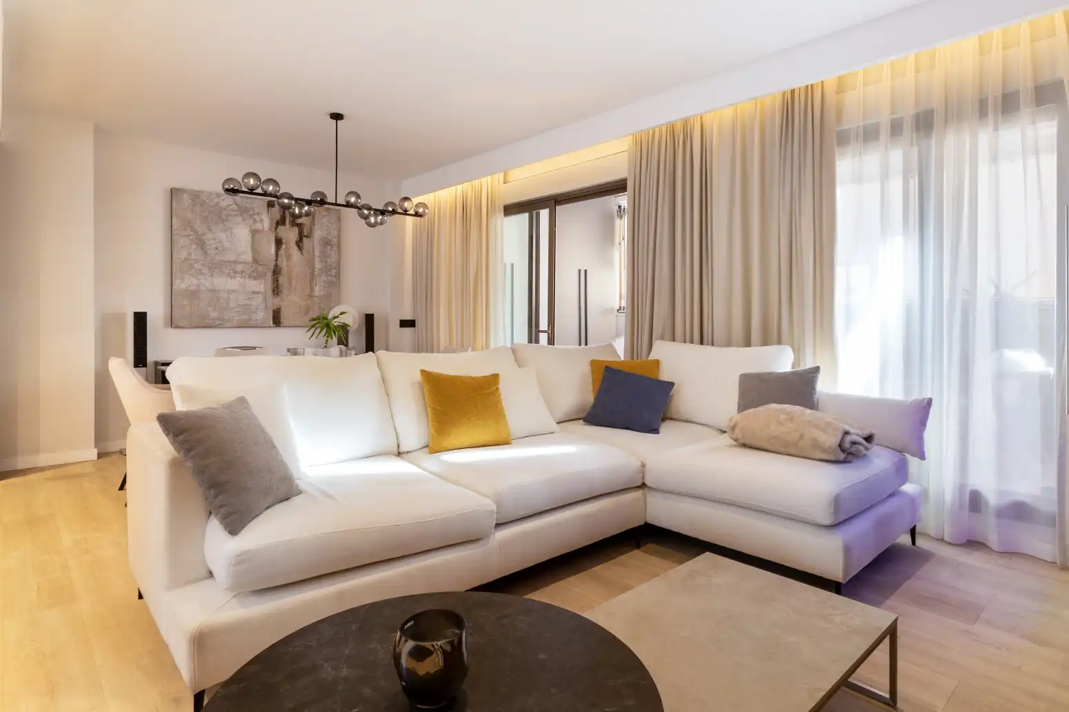 Sala d'estar de Àtic en venda en El Pinillo 