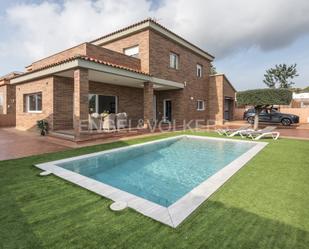 Swimming pool of House or chalet for sale in Cubelles  with Air Conditioner, Heating and Private garden