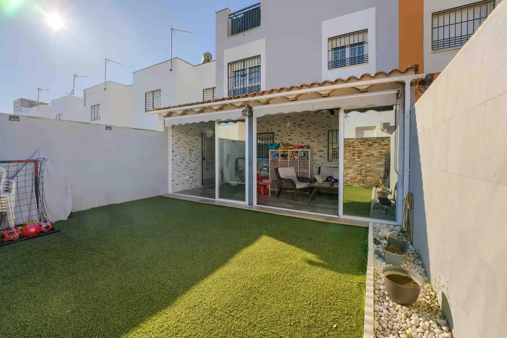 Terraza de Casa adosada en venta en Bormujos con Aire acondicionado, Jardín privado y Terraza