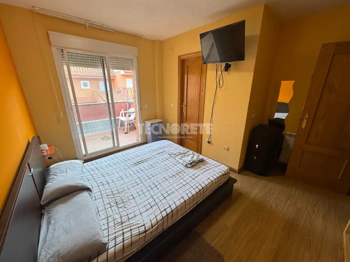 Dormitori de Casa adosada en venda en Yunquera de Henares amb Calefacció i Terrassa