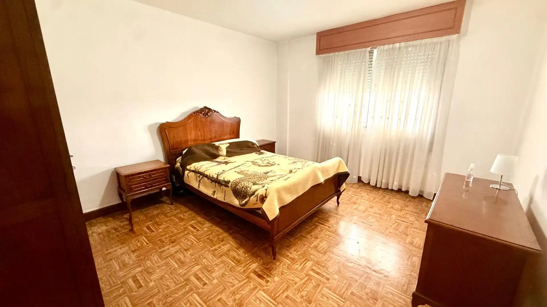 Habitación de Piso en venta en Ourense Capital  con Amueblado y Balcón