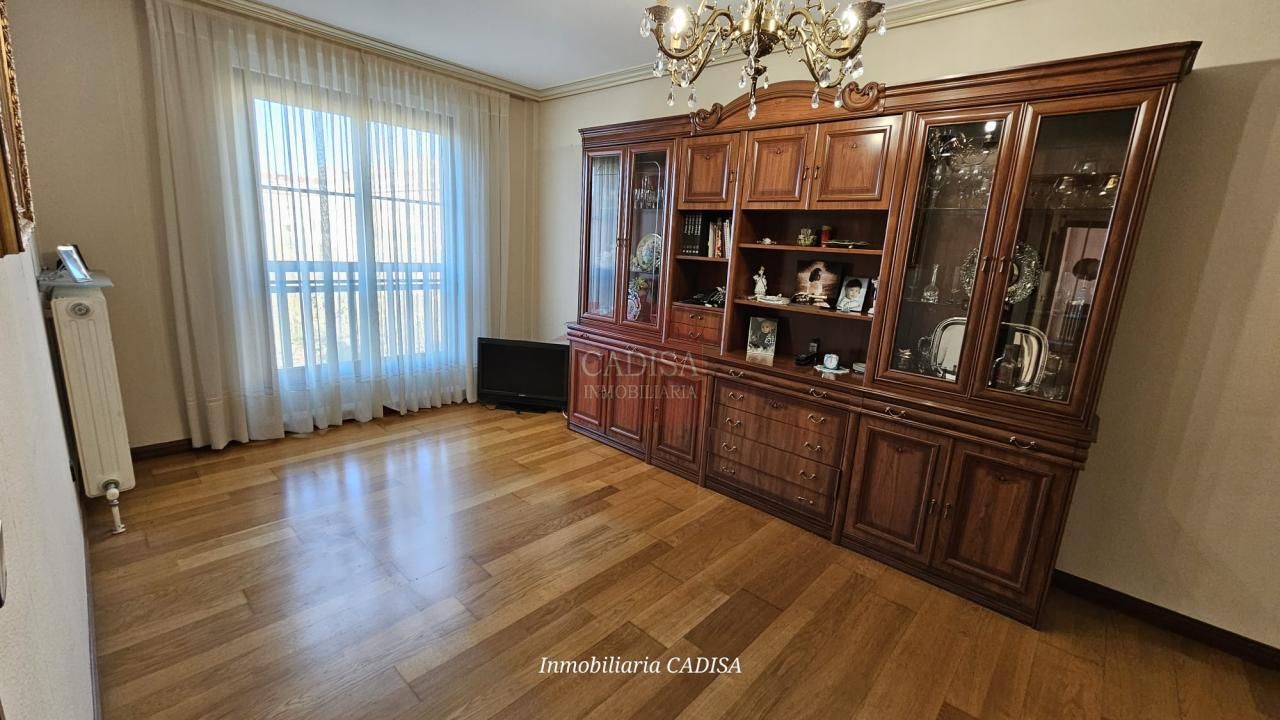Living room of Flat for sale in Salamanca Capital  with Heating and Parquet flooring