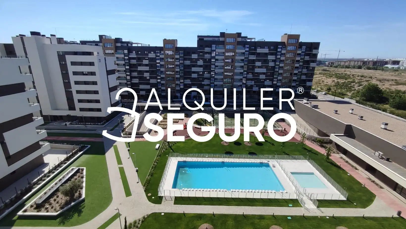 Swimming pool of Flat for rent in Tres Cantos  with Air Conditioner, Heating and Terrace