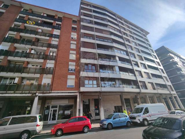 Local comercial en Venta en Goya Kalea, 4 en Bagatza - San Vicente